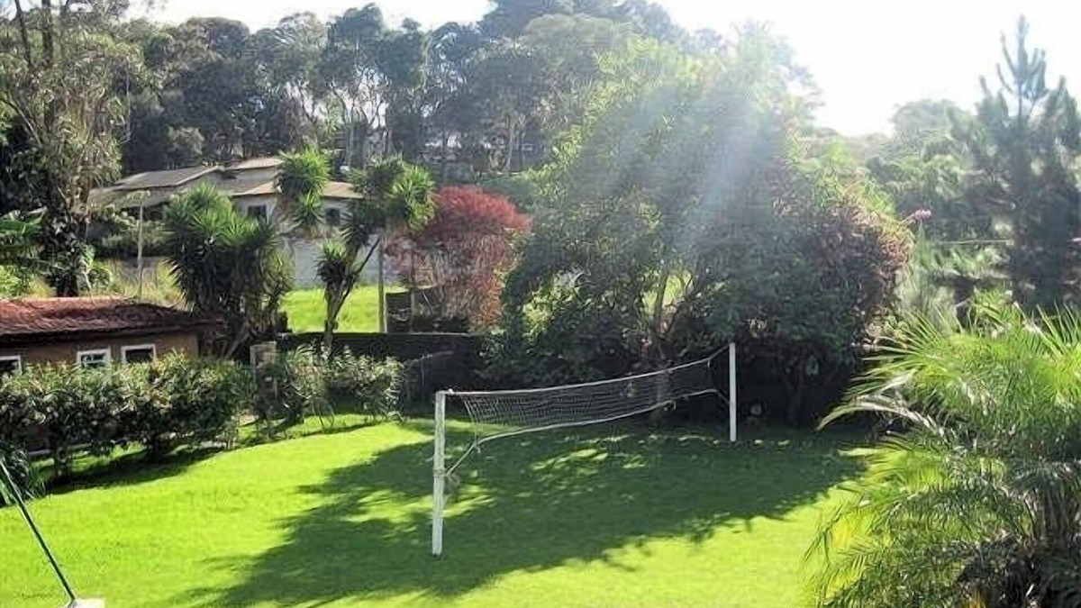 Cotia House | Farm in Cotia - São Paulo, Gated Community, Cozy, 45 min from SP.