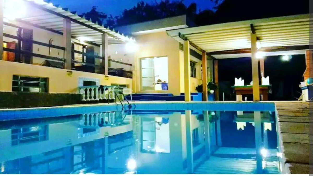 Nogueira House | Farm in Guararema w/swimming pool, court, barbecue area w/access to Paraíba river.