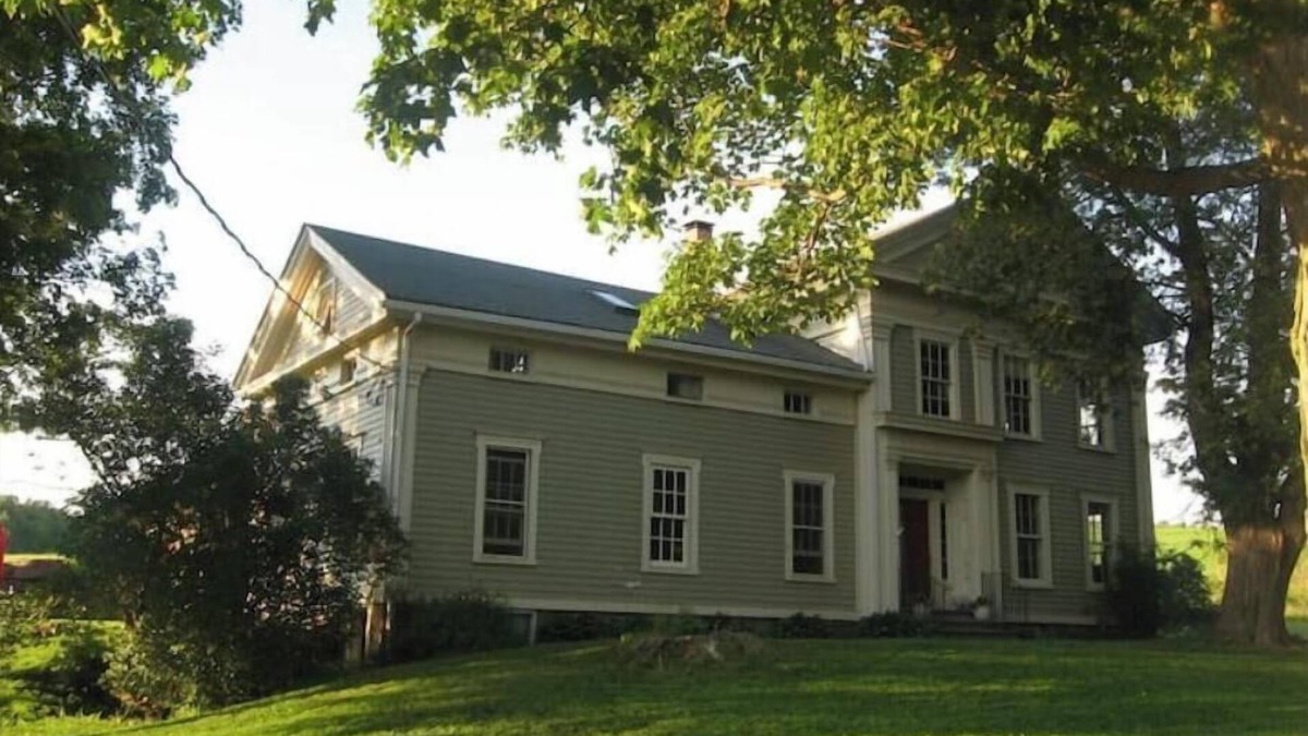 Meredith Cabin | Farm Stay in Catskills Farmhouse Suite