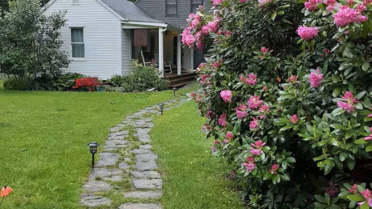 Southbridge House | Farm stay in Southbridge, Massachusetts