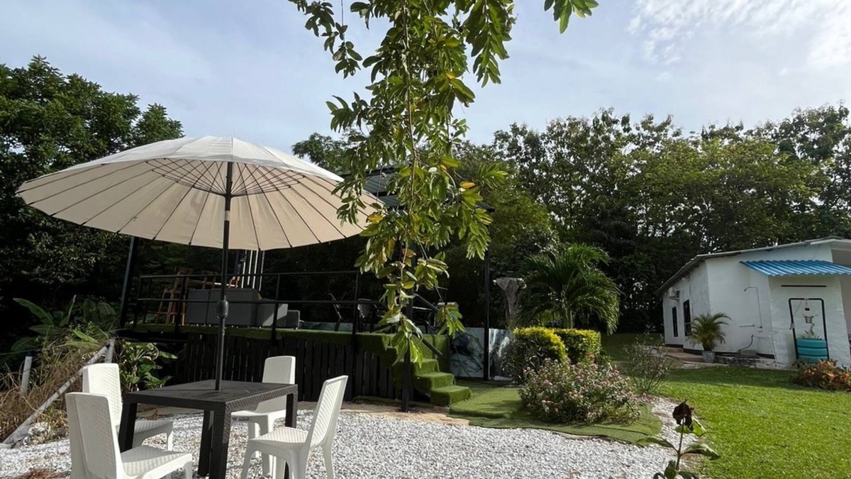 Sonson Cabin | Farm with swimming pool 5 min from Hacienda Napoles Serene Mountain in Doradal