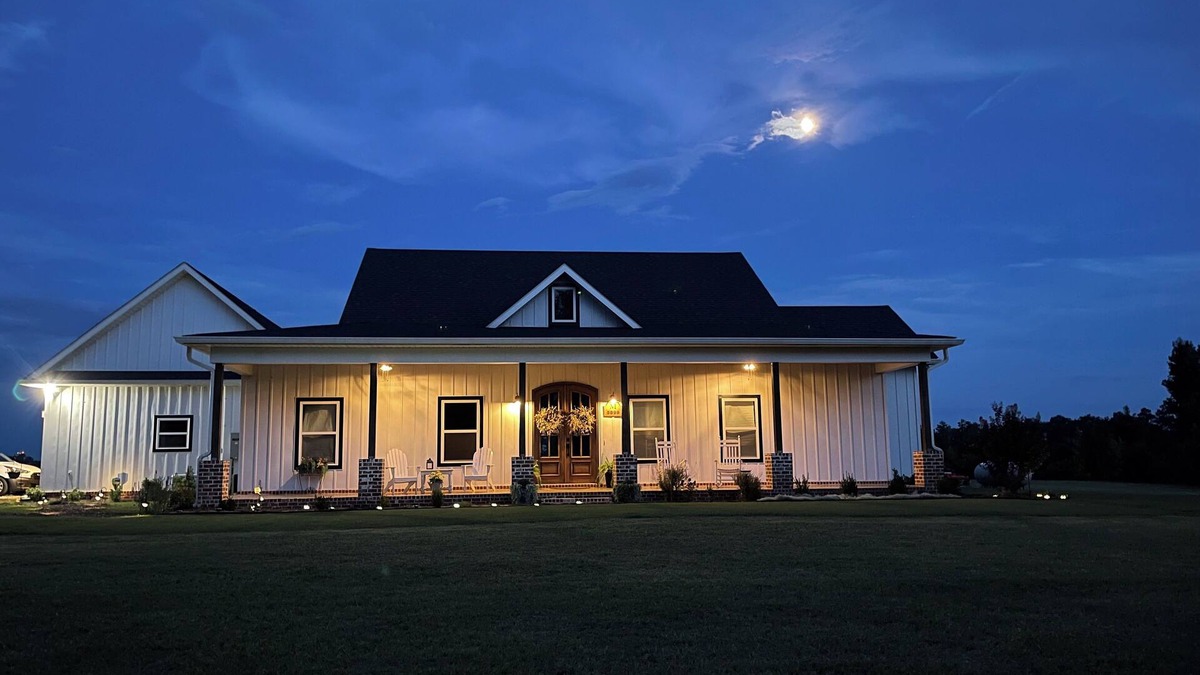 Jack Apartment | Farmcharm- Cozy, Comfortable, Close