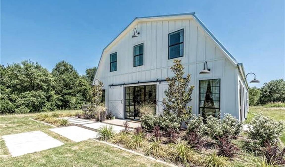 Lacy-Lakeview House | Farmhouse ∙ 1 bedroom ∙ 20 guests