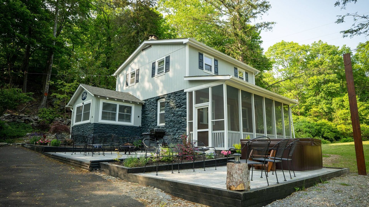 Newton Other | Farmhouse 1903 Renovated w Pond and Stream on Kittatiny Park