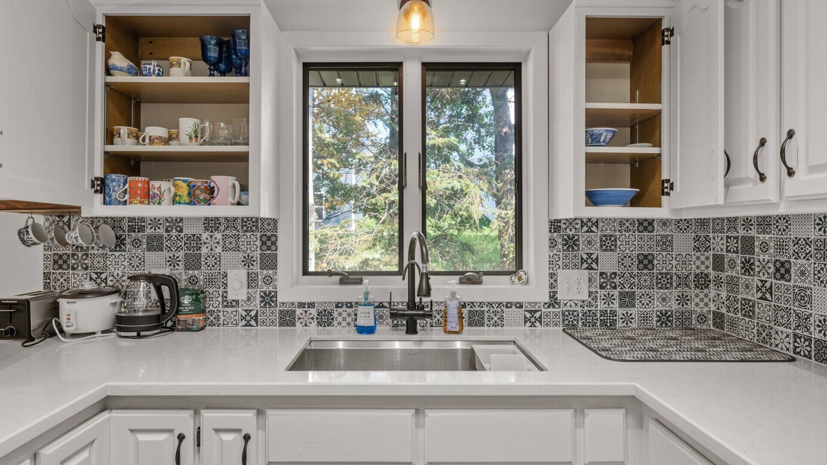 Rogers Other | FarmHouse and Cabin like SetUp on 15+Acres.Dogs OK.Great for Groups and Couples.