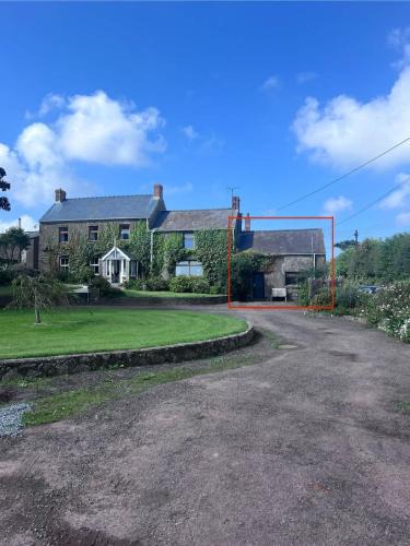 St Ishmaels House | Farmhouse Apartment