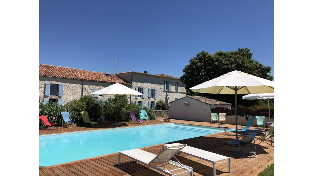 Saujon Apartment | Farmhouse apartment, heated swimming pool, garden - La Trémière