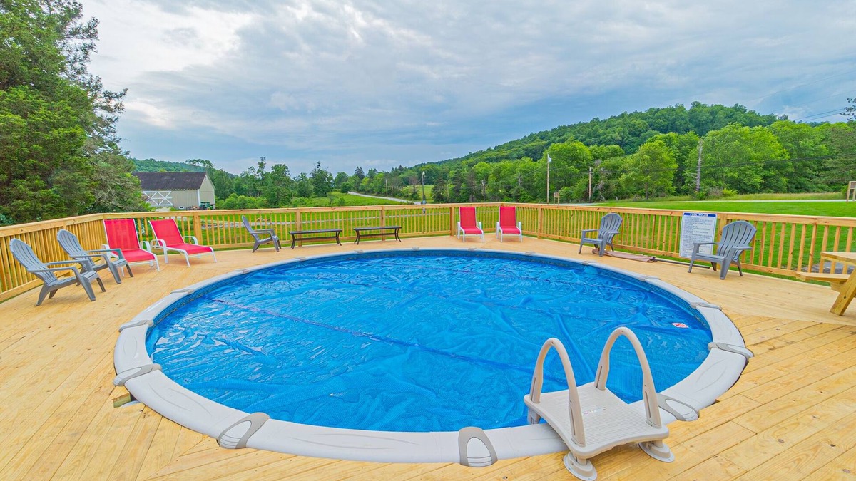 Farmington Other | Farmhouse at Fernstone | 4BR, 1.5BA, Pool & Hot Tub