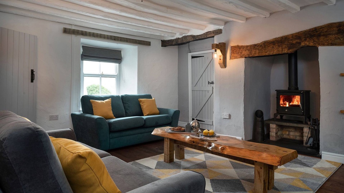 Bryn-crug Cottage | Farmhouse & Cottage - sleeps 10 guests in 5 bedrooms