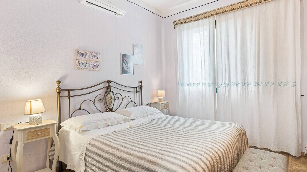 Genoni Other | Farmhouse 'Cuaddus E Tellas- Room 1' with Shared Garden, Wi-Fi and Air Conditioning