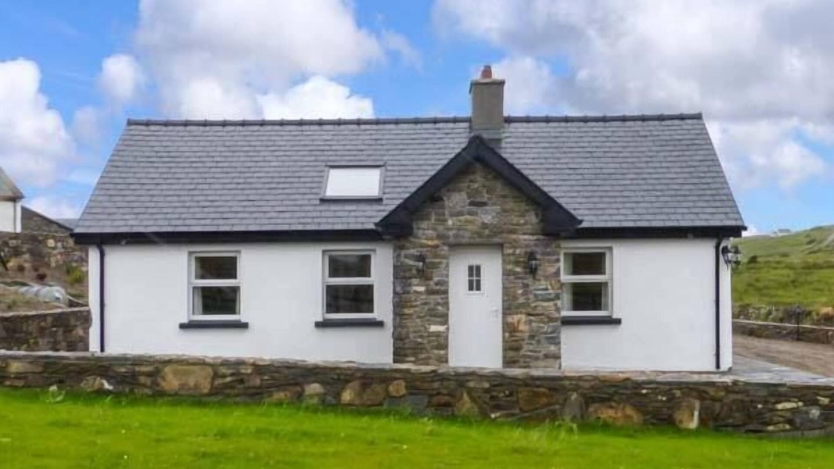 Lisdoonvarna Cottage | FARMHOUSE, family friendly in Lisdoonvarna, County Clare