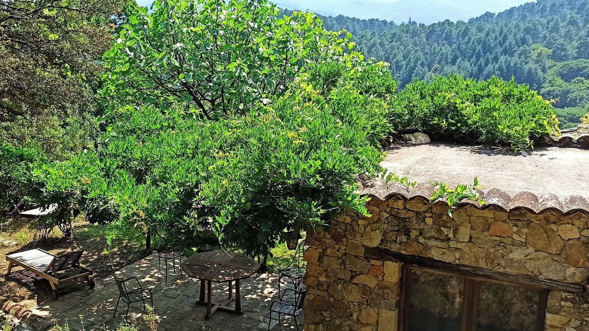 Sainte-Croix-de-Caderle Other | Farmhouse in the heart of nature, close to rivers, hiking trails and attractions.