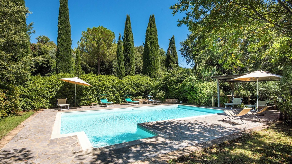 Montalcino Other | Farmhouse 'Ginepro Podere Giardino' with Shared Pool, Wi-Fi and Air Conditioning