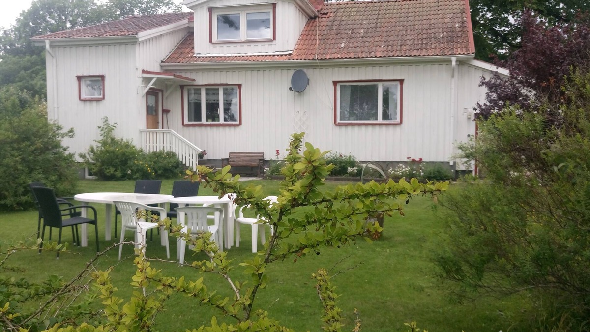 Grastorp Villa | Farmhouse - in an interesting part of Sweden. Child friendly