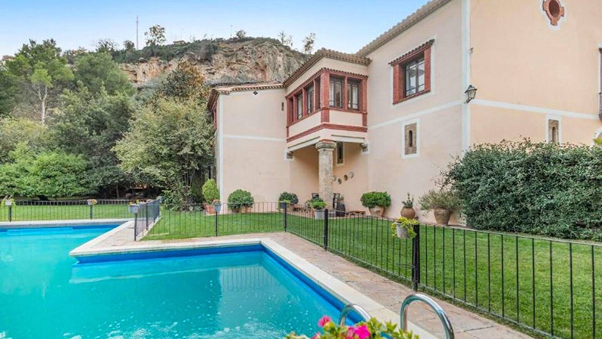 Capellades Cottage | Farmhouse in Anoia near Montserrat Monastery