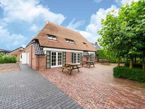 Noardburgum House | Farmhouse in Friesland near Lakes