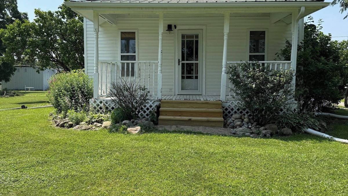 Grand Blanc Other | Farmhouse in Grand Blanc - 3 bedrooms near Lakes & Eats