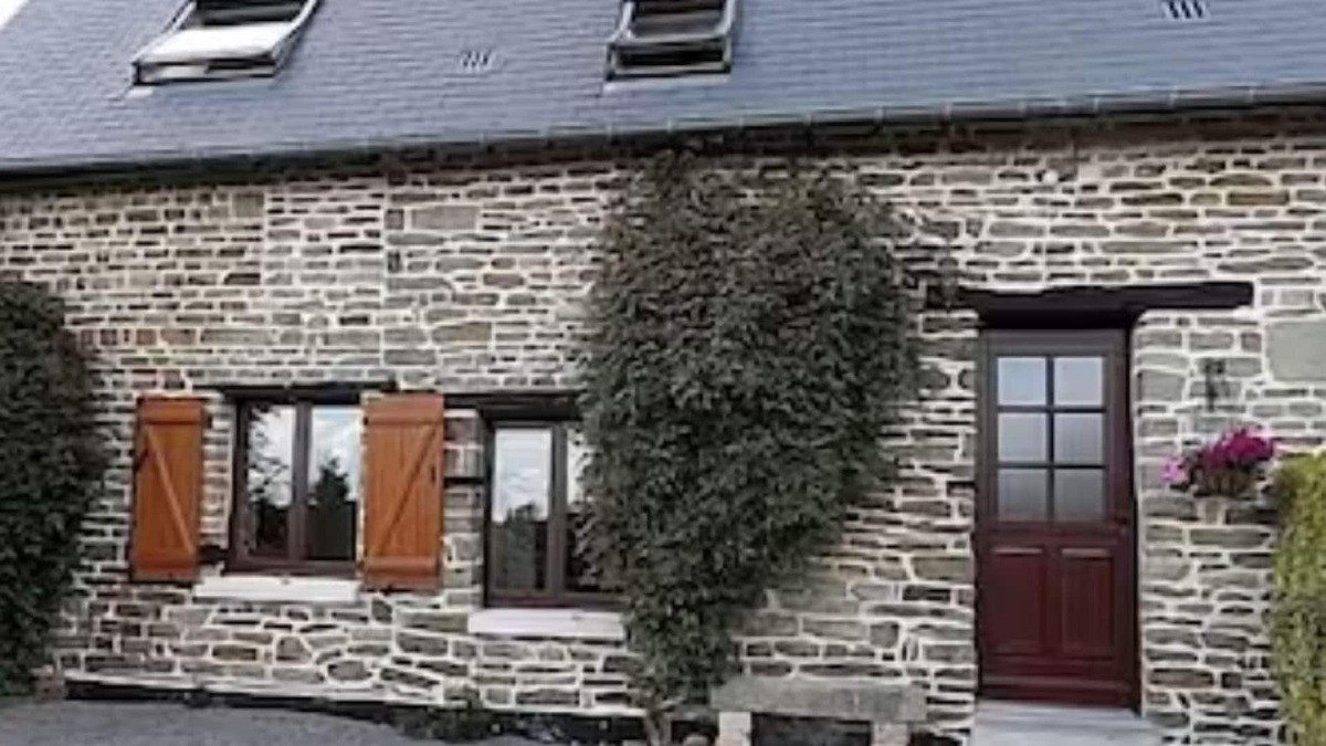 Pierres House | Farmhouse In Idyllic Countryside With Indoor Pool 2