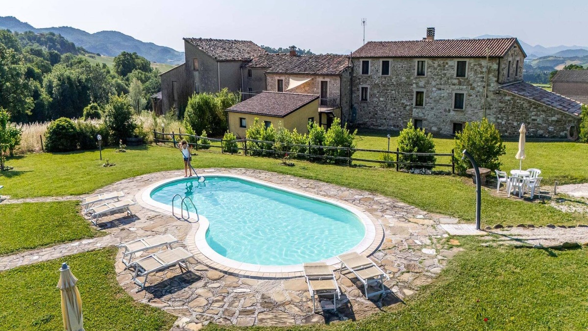 Frontino House | Farmhouse in Marche with Private Pool