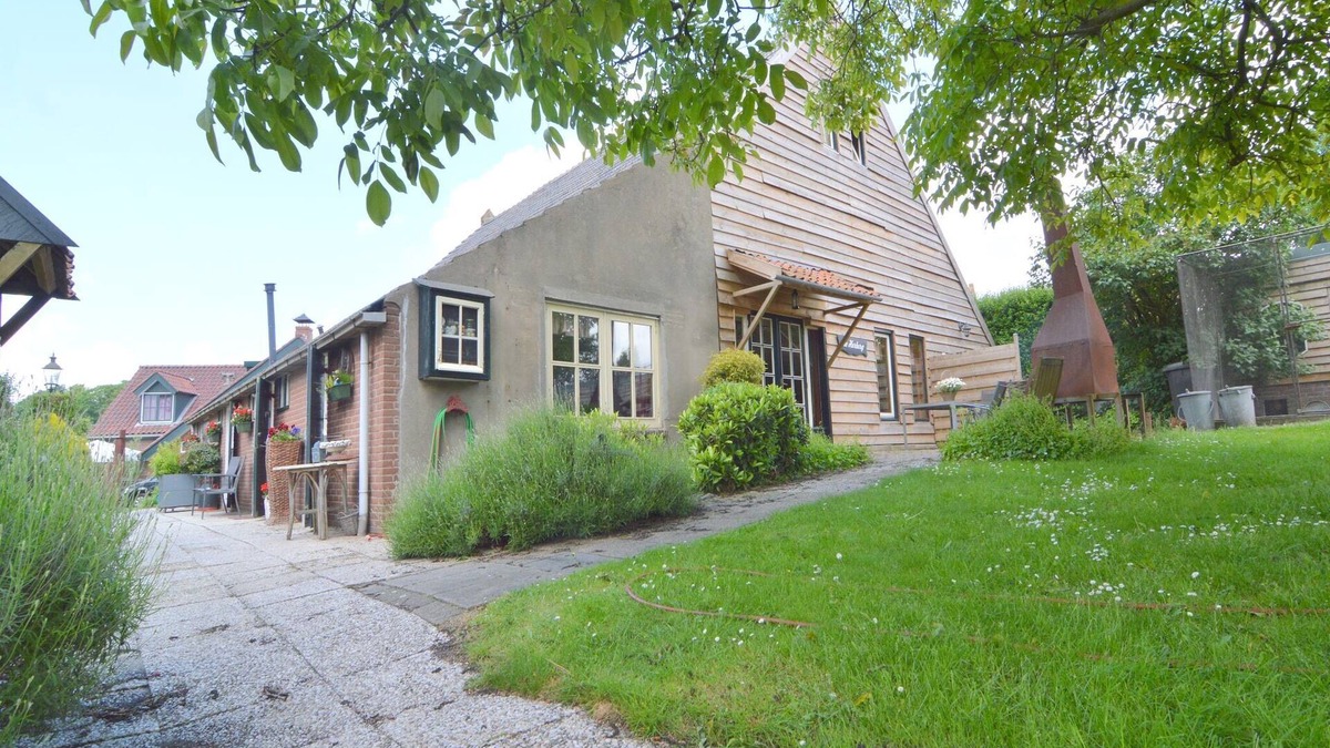 Municipality of Bergen op Zoom Other | Farmhouse in Nieuwleusen near Lake and Nature