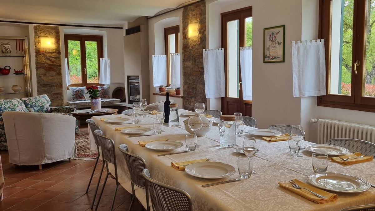 Rocca Grimalda Villa | Farmhouse in the heart of the countryside, for groups and families