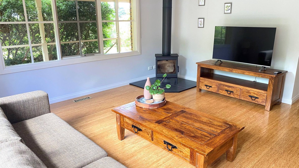 Hastings Other | Farmhouse in the heart of wine country with sea views and 10 mins to the beach