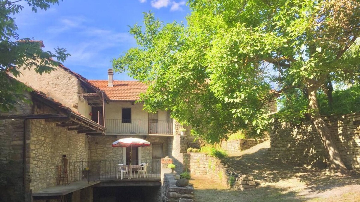 Bergolo House | Farmhouse in the heart of the eighteenth-century village