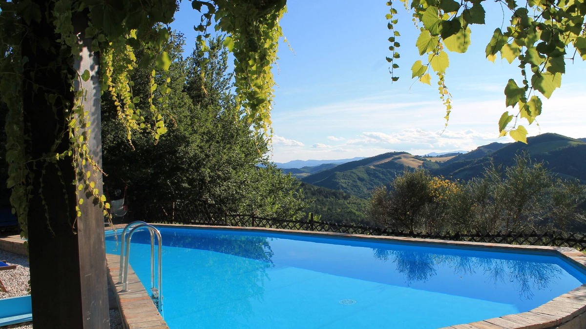 Urbino Apartment | Farmhouse in the hills. Dependance for 4/6 people. Panoramic view!