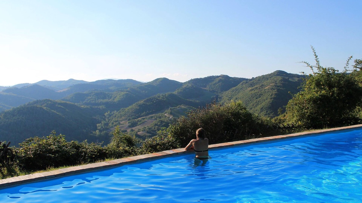 Urbino Apartment | Farmhouse in the hills. Romantic flat for 2 people. Panoramic view!