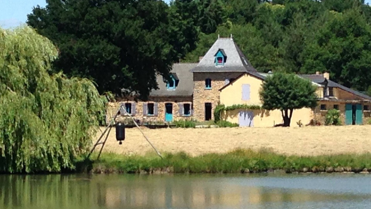 Freigne Other | Farmhouse in the woods, on a lake shore