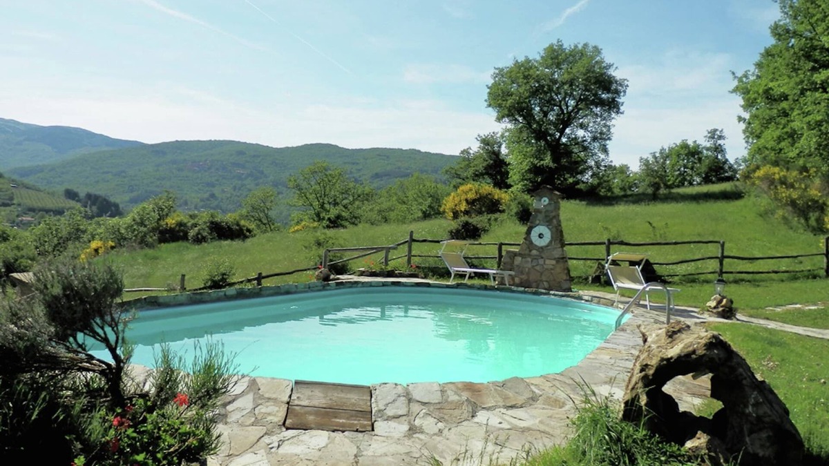 Ortignano Raggiolo House | Farmhouse in Tuscany with Pool and Views
