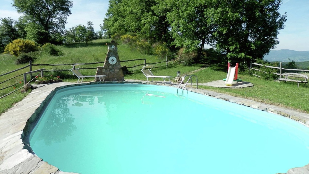 Ortignano Raggiolo House | Farmhouse in Tuscany with Pool & Garden