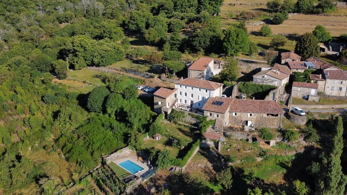 Valgorge Cottage | Farmhouse 'La Ferme De Chalas' with Mountain View, Private Pool and Wi-Fi