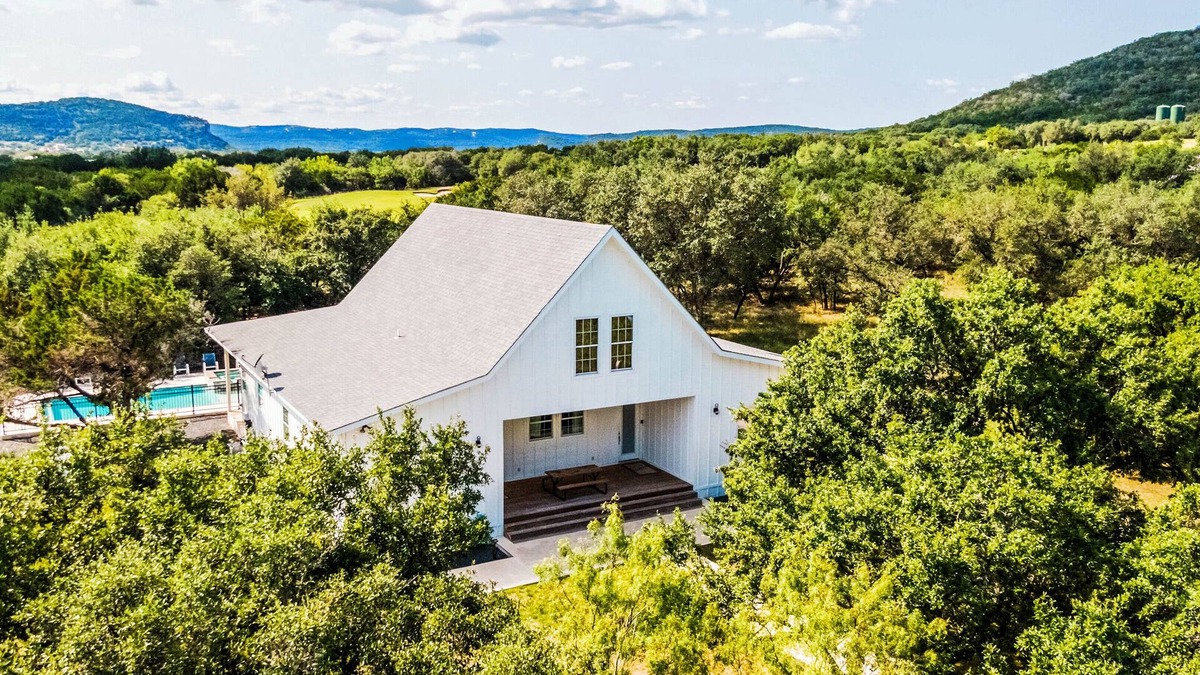 Sabinal House | Farmhouse - located on the 18th Hole