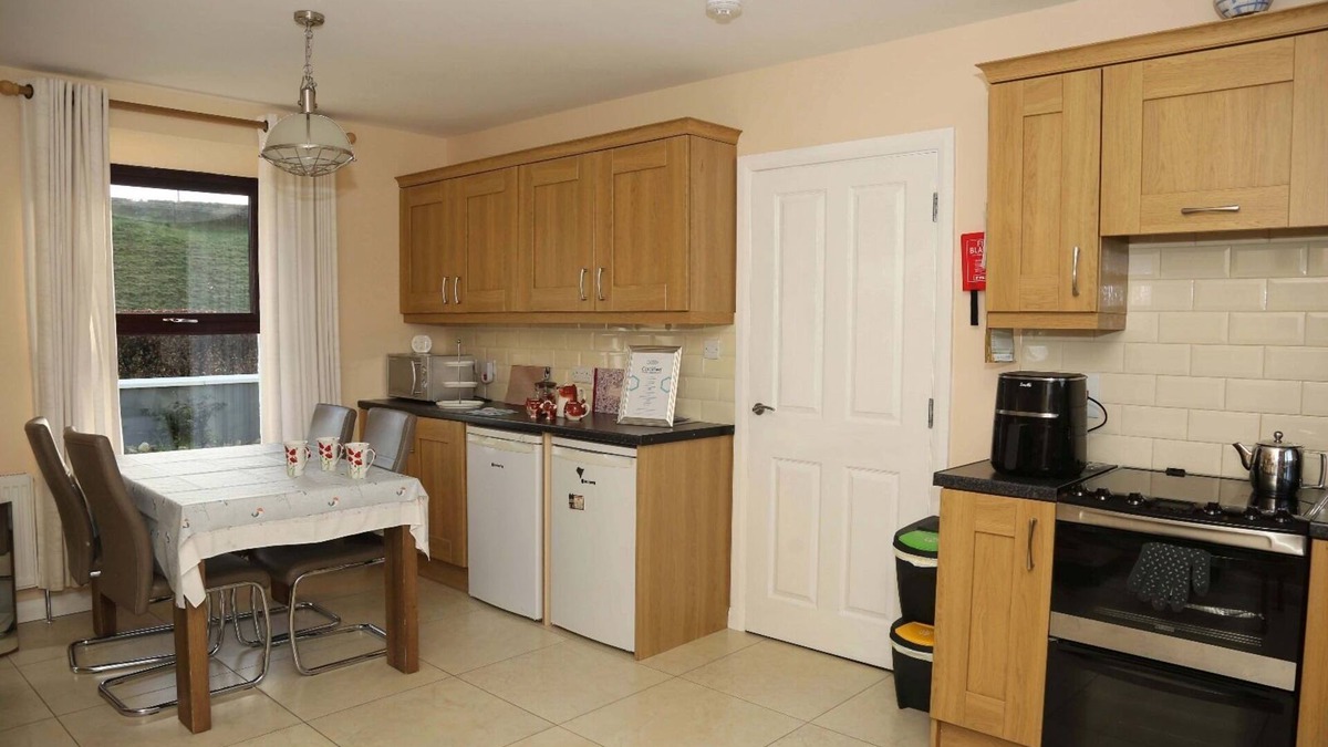 Strabane House | Farmhouse near Newtownstewart 3 bedrooms