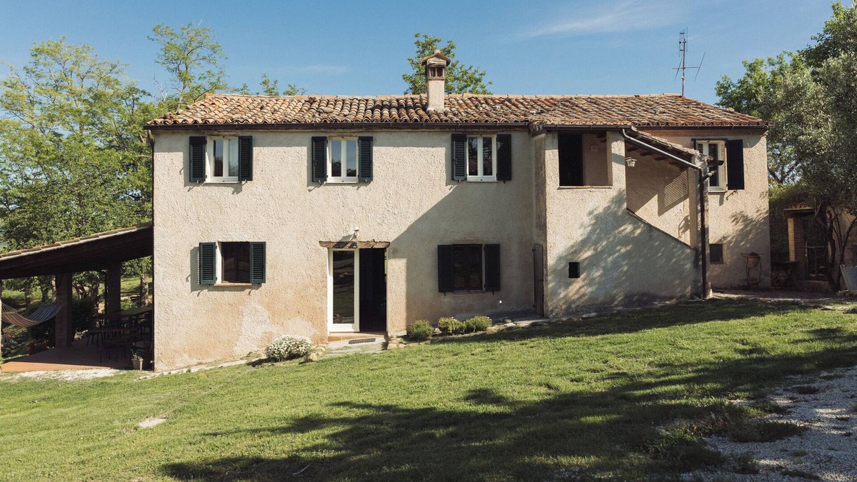 Pergola House | Farmhouse nestled in the hills, 1km from Pergola, panoramic,large outdoor space