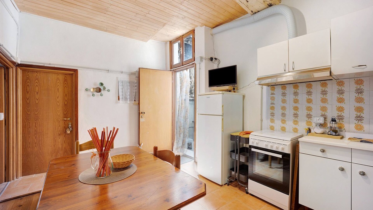 Nasino Other | Farmhouse "Nonnamelia - Casa Nel Borgo" with Mountain View, Wi-Fi and Air Conditioning