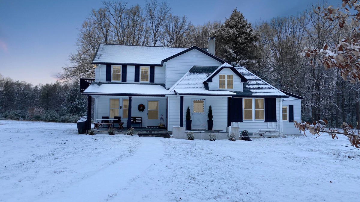 Milford House | Farmhouse on 179 acres! Private creek! Barn! Hiking trails! Minutes from town!