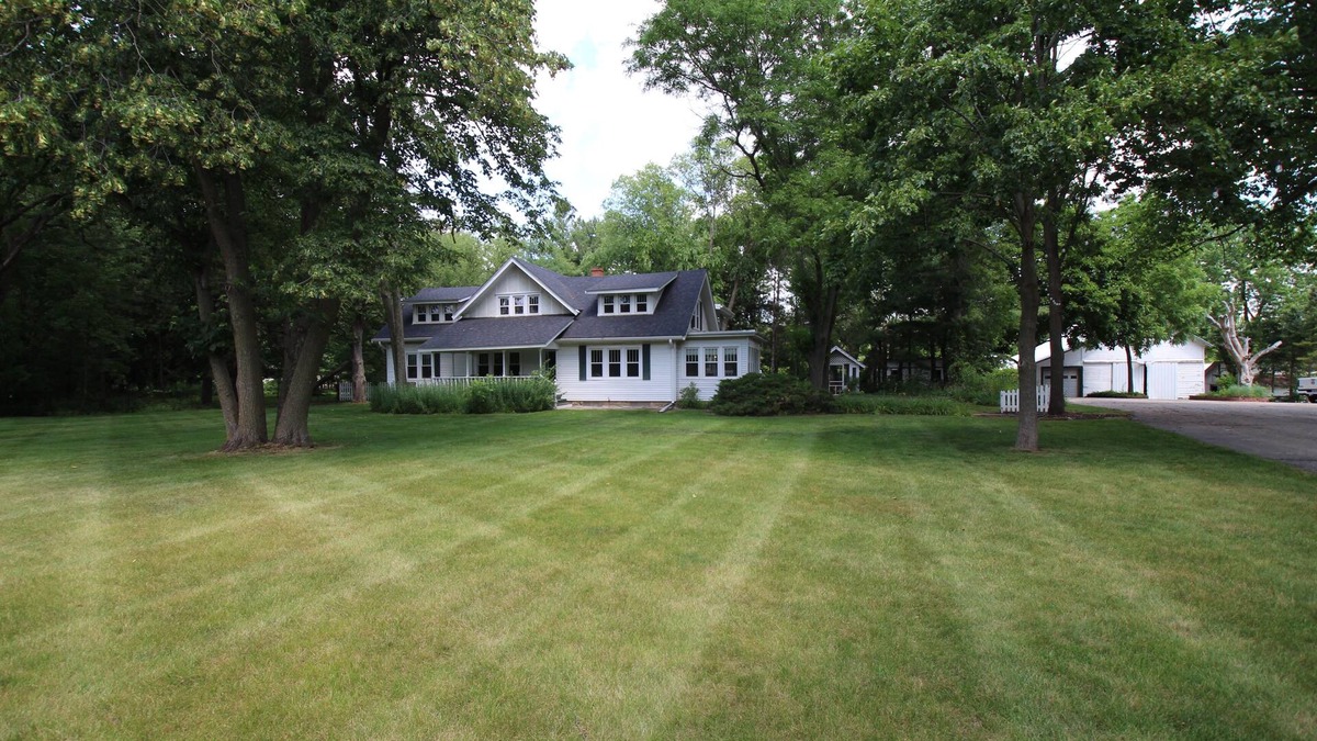 Afton Other | Farmhouse on 20 acres & Christmas tree farm, miles of hiking trails and woods