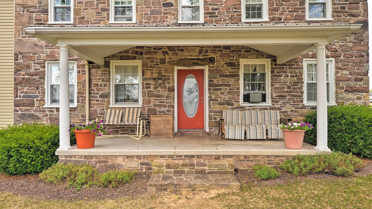 Taneytown House | Farmhouse on River, 12 Miles to Liberty Mountain