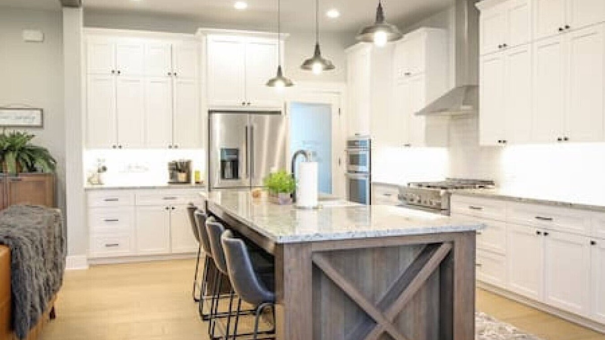 Baker City House | Farmhouse on the Fairway, Beautiful! Sleeps 15
