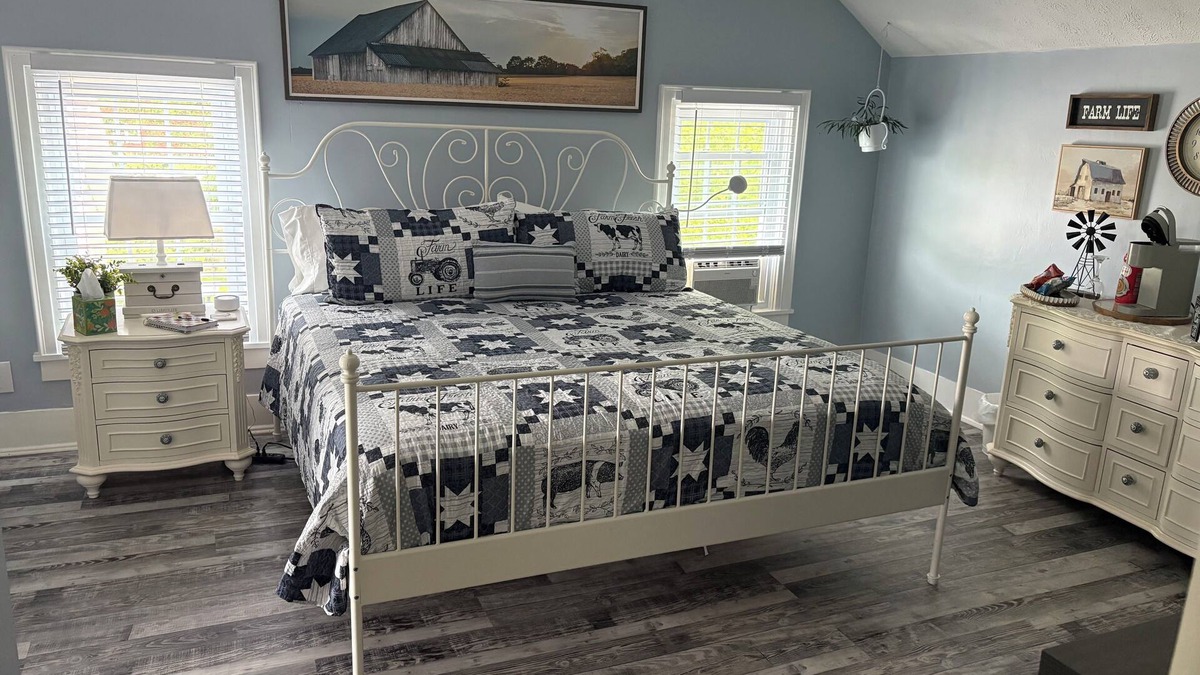 Lexington Other | Farmhouse Room - Michael Lynn Winery and Brewery