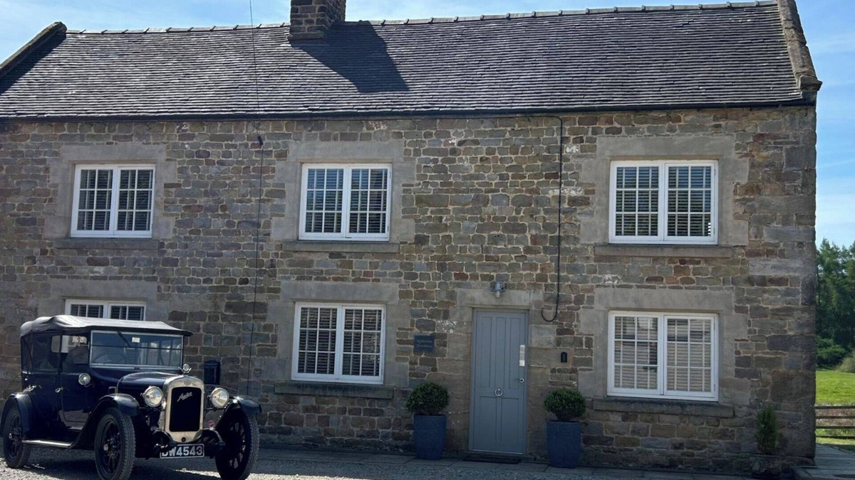 Winkhill House | Farmhouse - Sleeps 6 - Pet friendly - Garden