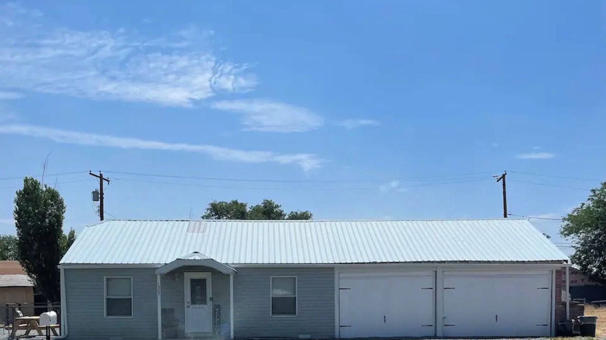 Alturas House | Farmhouse Style 2 Bedroom House