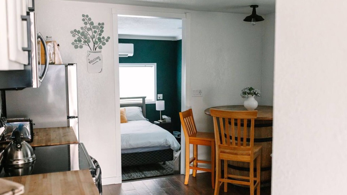 Tri-Cities Other | Farmhouse Style Guesthouse in Kennewick