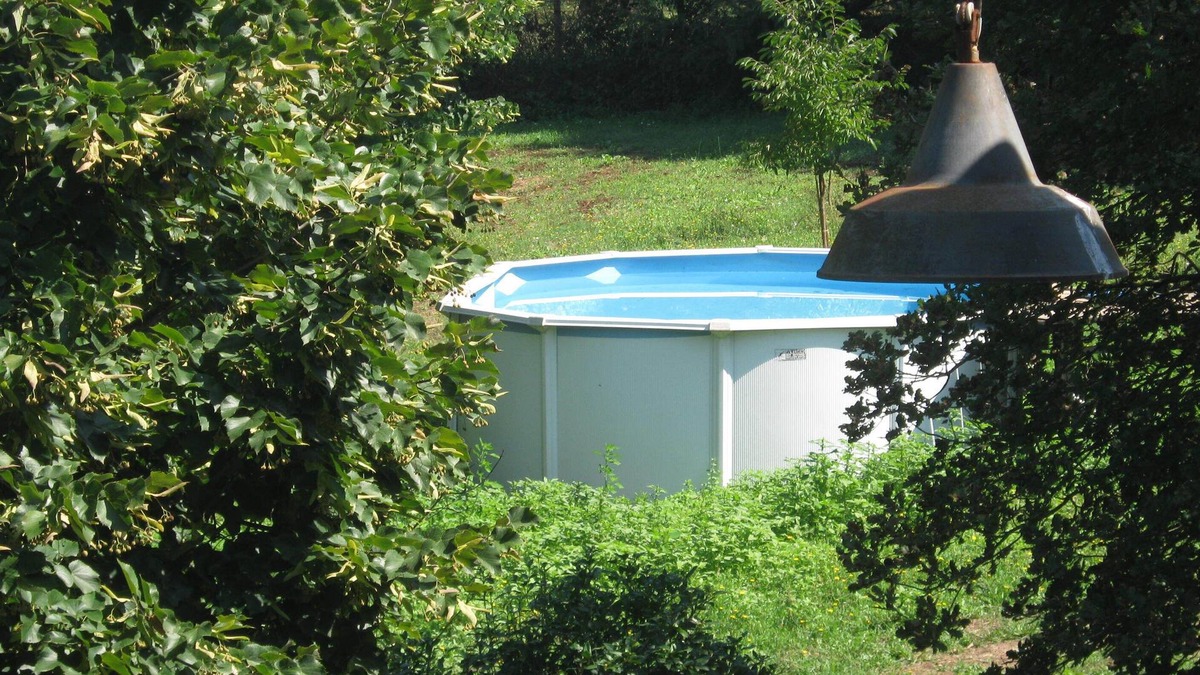 Capranica House | FARMHOUSE SURROUNDED BY GREENERY AND CULTIVATED FIELDS OF VEGETABLES