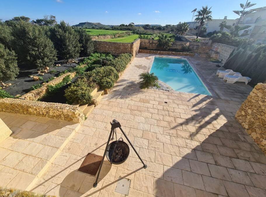 Birbuba Villa | Farmhouse Villa with Large Pool and Garden in Gozo