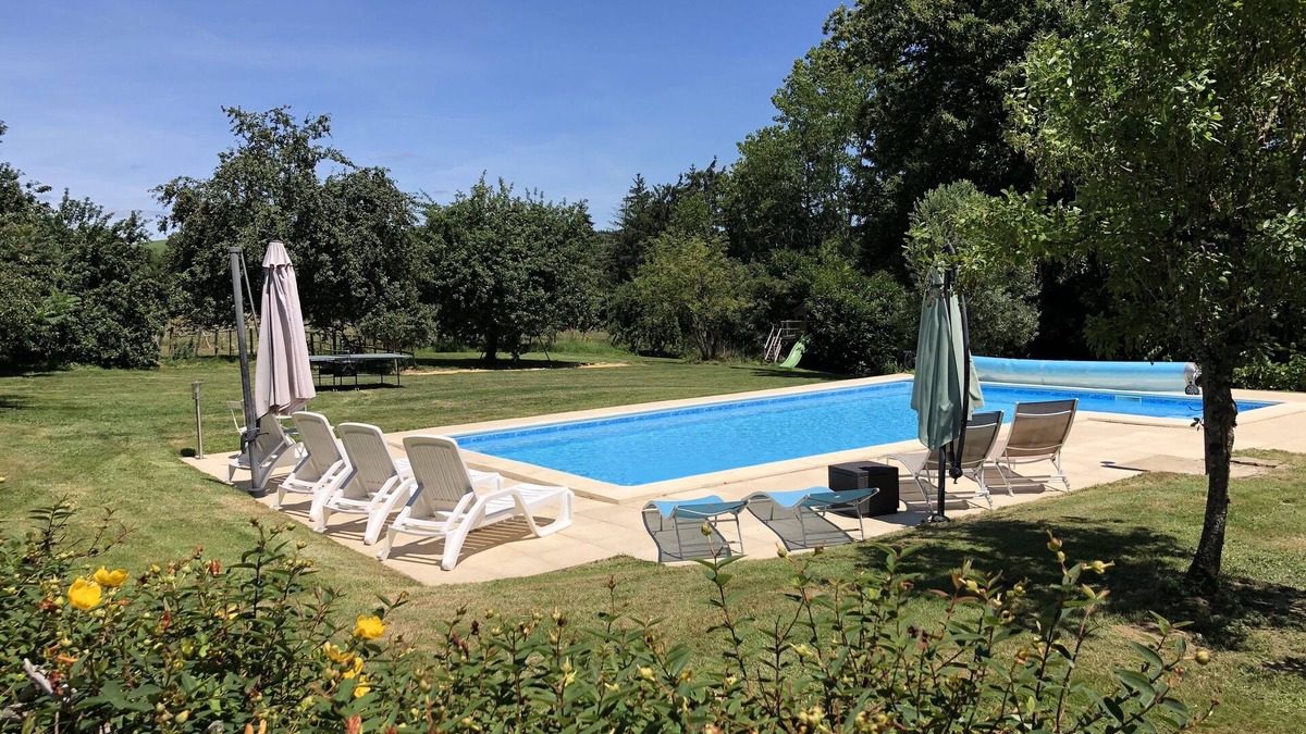 Saint-Paul-la-Roche House | Farmhouse With Sole Use Of Private, Heated Pool In Peaceful, Rural Location