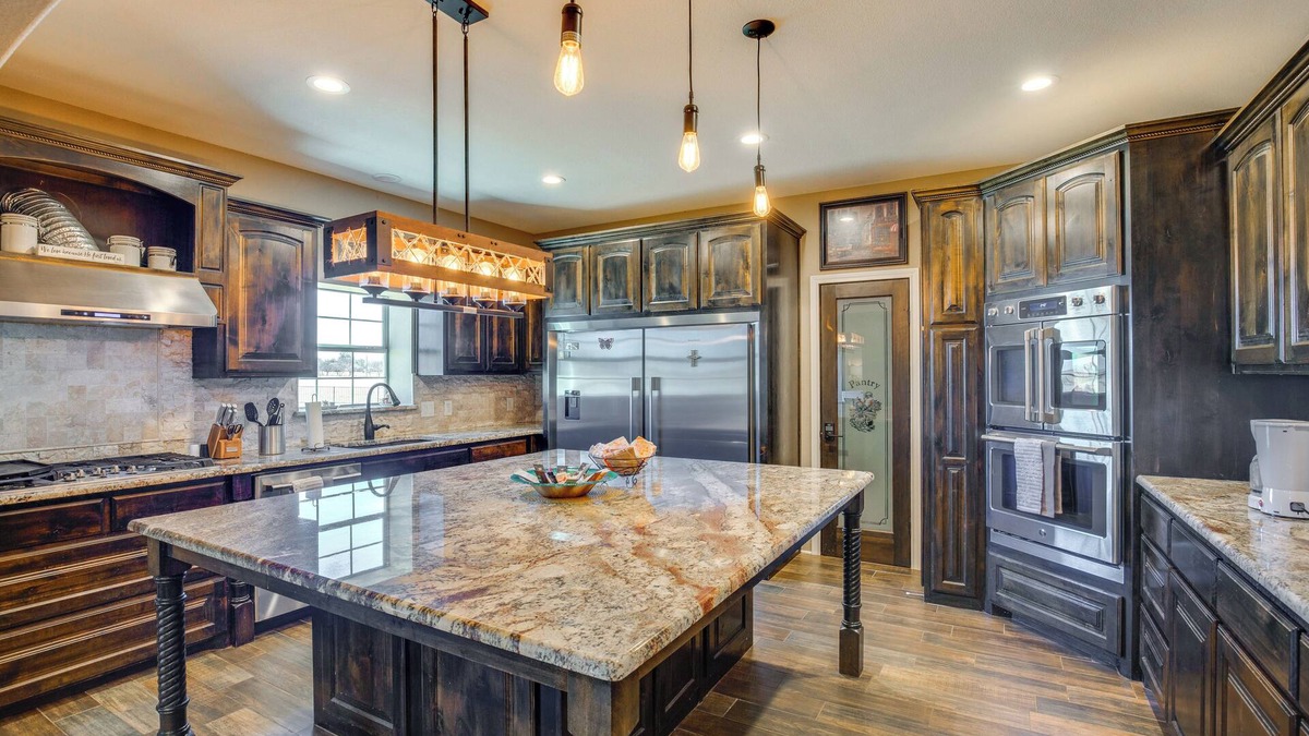 Sanger House | Farmhouse w/RV Parking: Close to Lake Ray Roberts