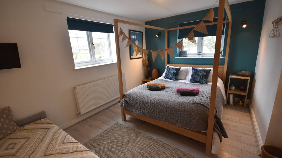 Boraston Other | Farmhouse with rural and river views & 10 minute walk to market town